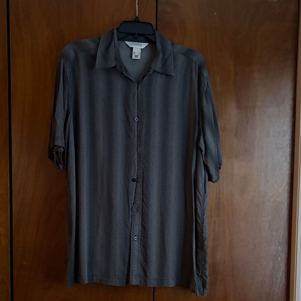 Men's Black Button-Up Dress Shirt
